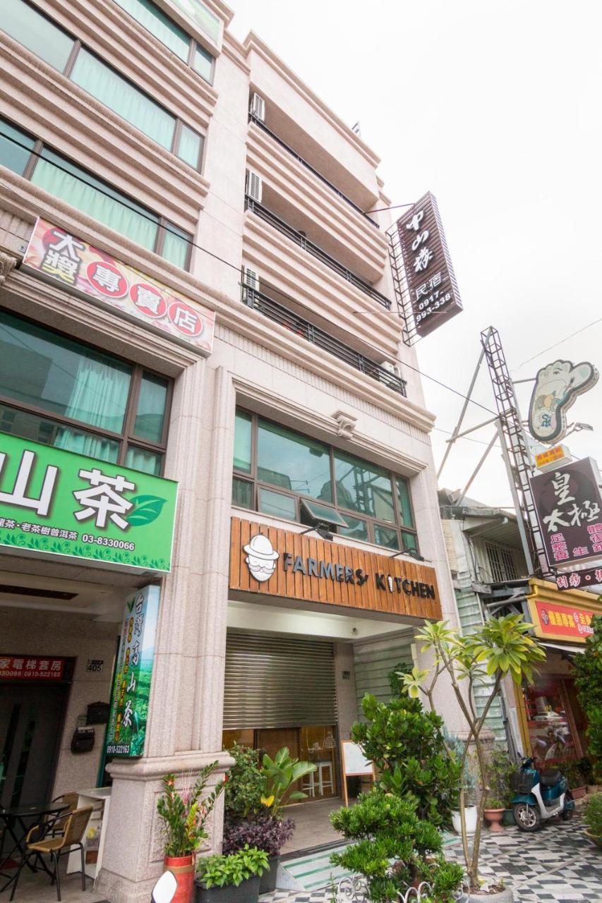 Jhongshan Building Bed And Breakfast Hualien City Exterior photo
